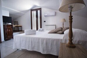 3 chambres, fer et planche à repasser, Wi-Fi gratuit