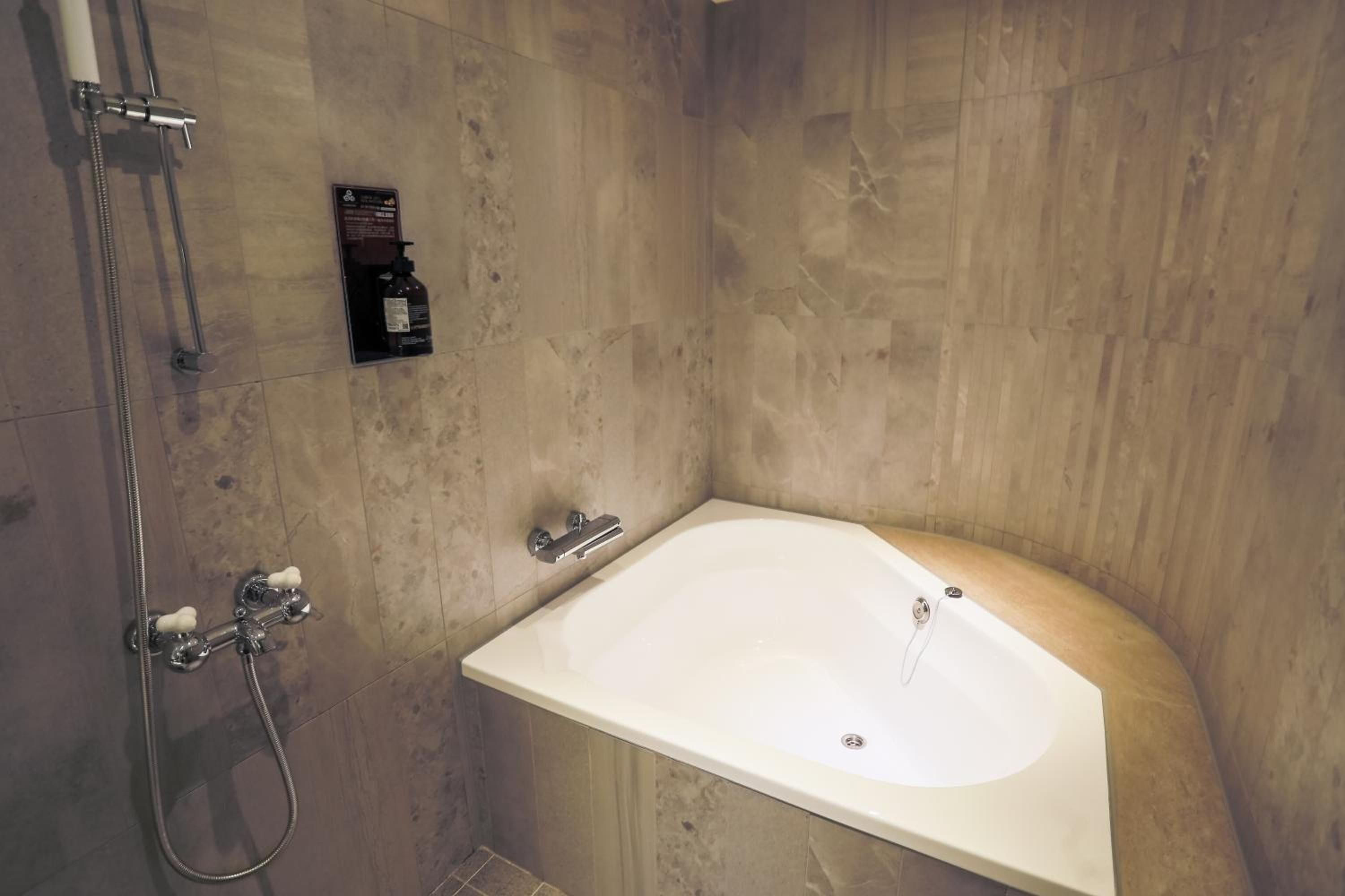 shower, free toiletries, hair dryer, slippers