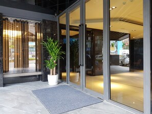 施設の入��り口