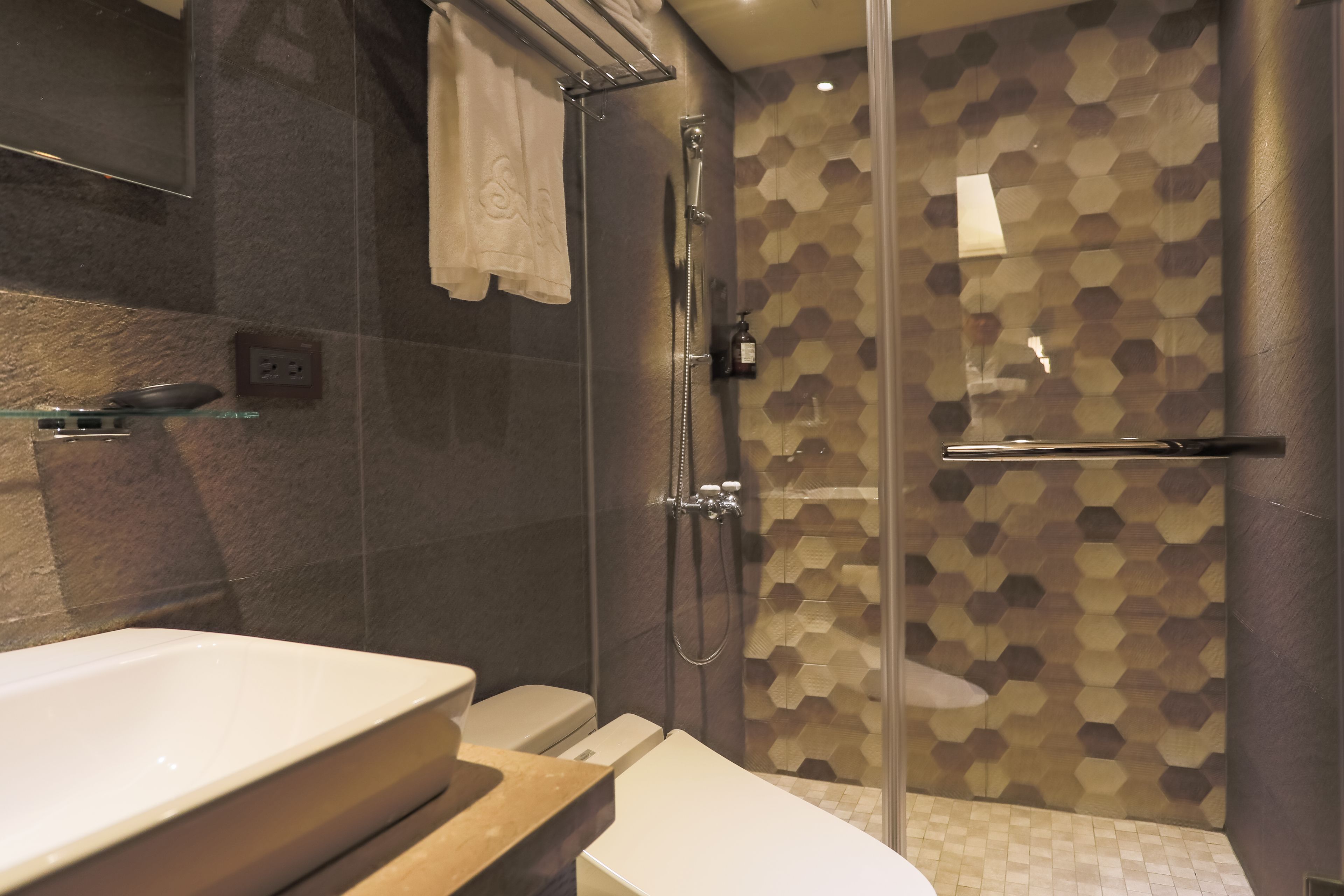 shower, free toiletries, hair dryer, slippers