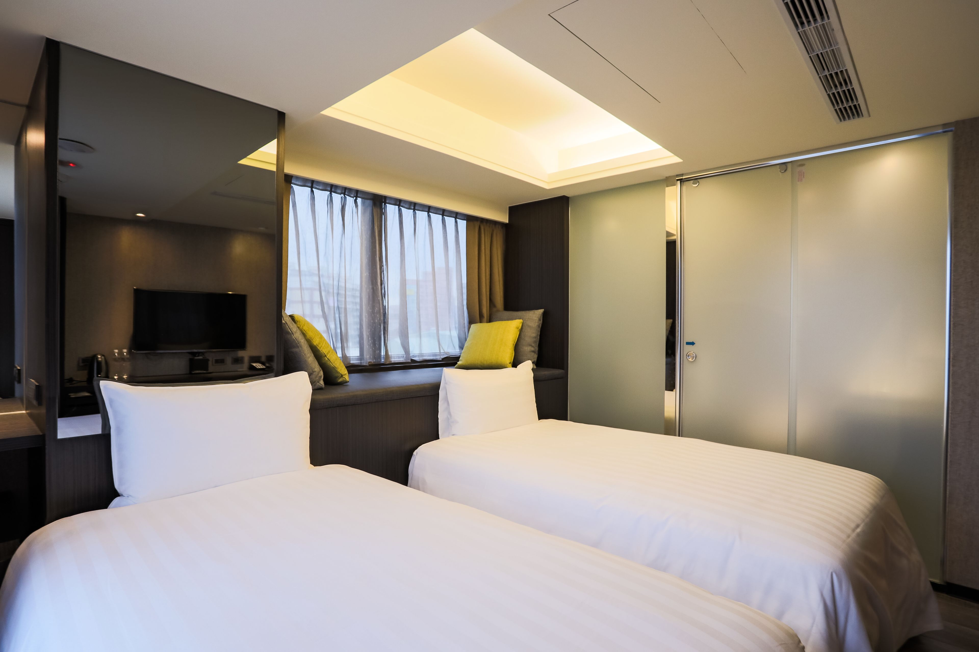 standard twin room  | premium bedding, in-room safe, desk, iron/ironing board