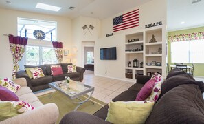 تلفزيون ذكي، مشغل دي في دي، كرة قدم الطاولة، كُتُب