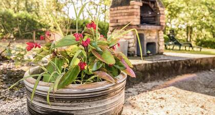 Maison de vacances au calme avec piscine partagée