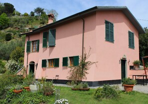Exterior - Charming House between Olive trees, big garden with amazing sea view  (La Spezia)