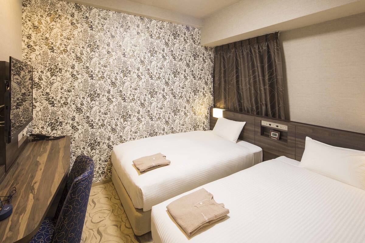 In-room safe, desk, blackout drapes, WiFi (free)
