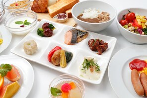 Daily buffet breakfast for a fee