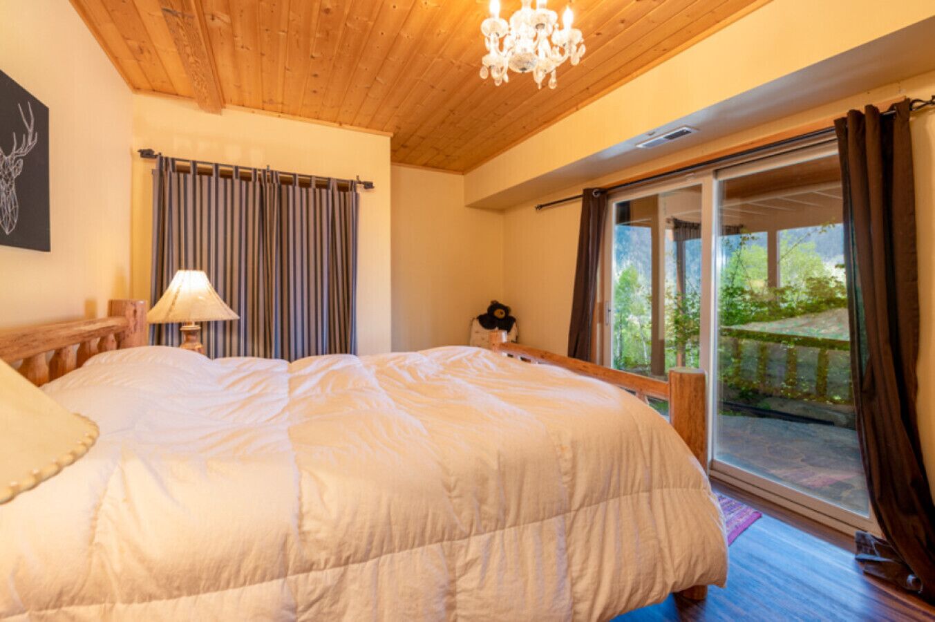 5 Schlafzimmer, Schreibtisch, Bügeleisen/Bügelbrett, kostenloses WLAN