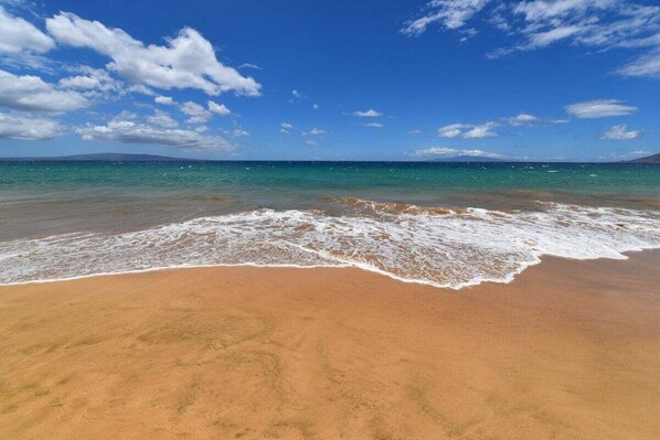 In Strandnähe, Liegestühle, Strandtücher