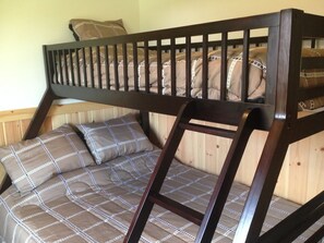 2 soverom, strykejern/-brett, wi-fi og sengetøy