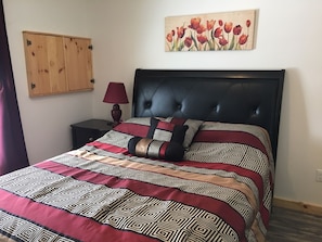 2 bedrooms, iron/ironing board, WiFi, bed sheets