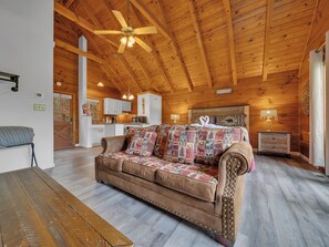 Smart-TV, Kamin, DVD-Player