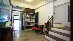 Lobby sitting area - ZZ Hostel (Chiang Mai)