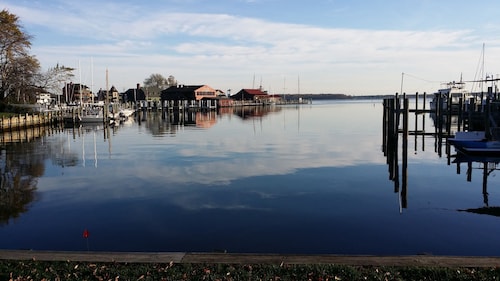 Cottage downtown on a quiet street