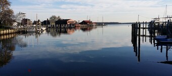 Cottage downtown on a quiet street