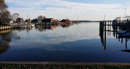 Cottage downtown on a quiet street