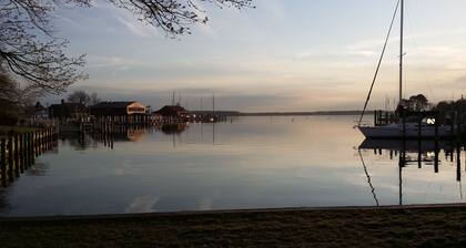 Cottage downtown on a quiet street