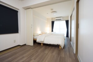 Desk, iron/ironing board, free WiFi, bed sheets - Goen Inn Tokyo (Tokyo)