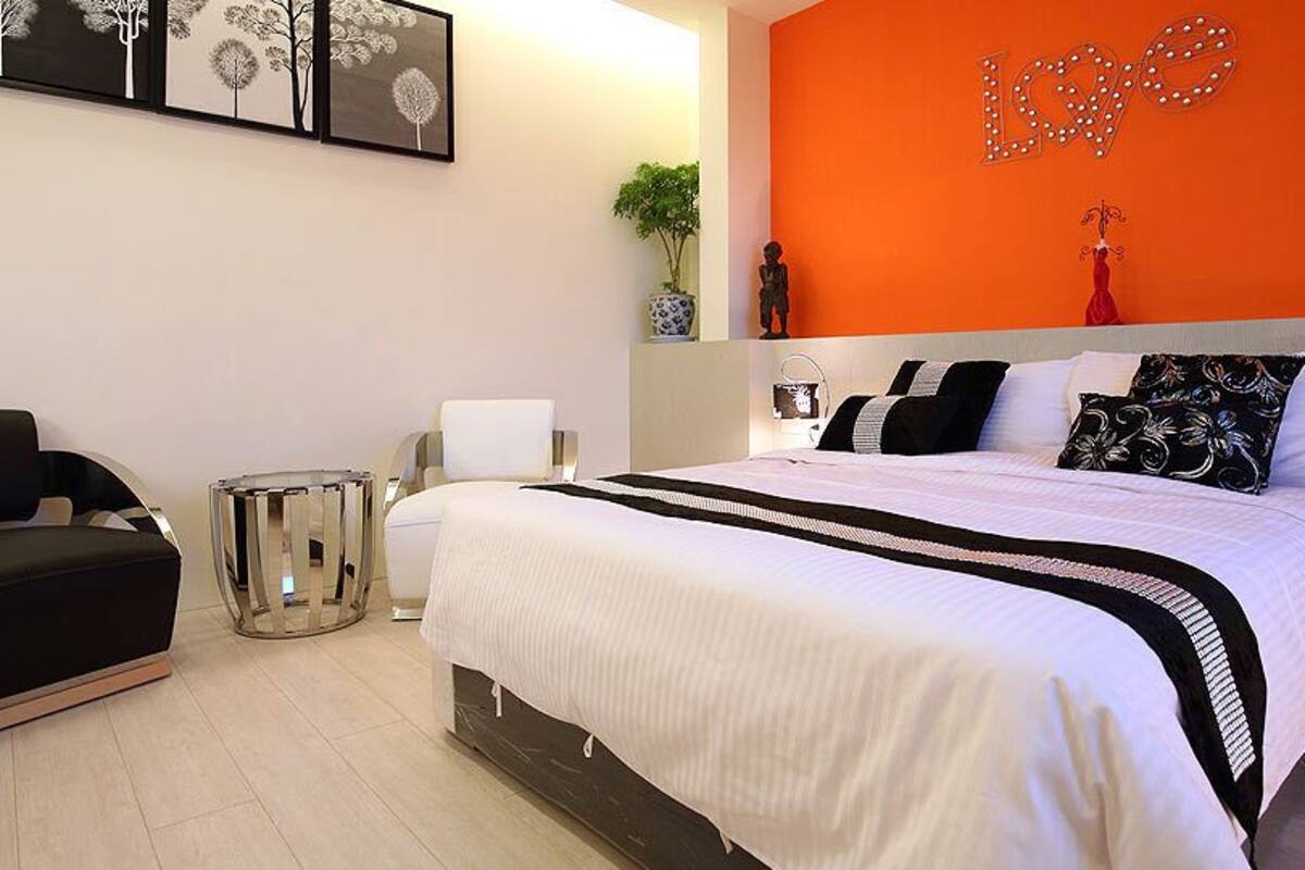 Habitación doble estándar, vista a la ciudad (Golden Coast) | Escritorio, insonorización, camas extra y wifi gratis