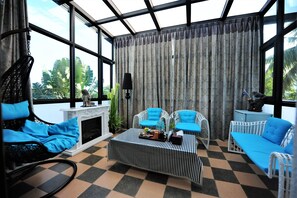 Interior detail - White Palace B&B (Ji'an)