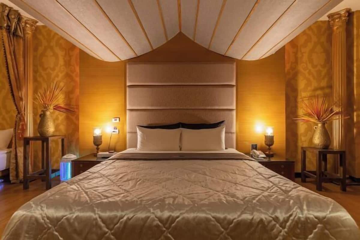 Ropa de cama de alta calidad, minibar y cortinas blackout