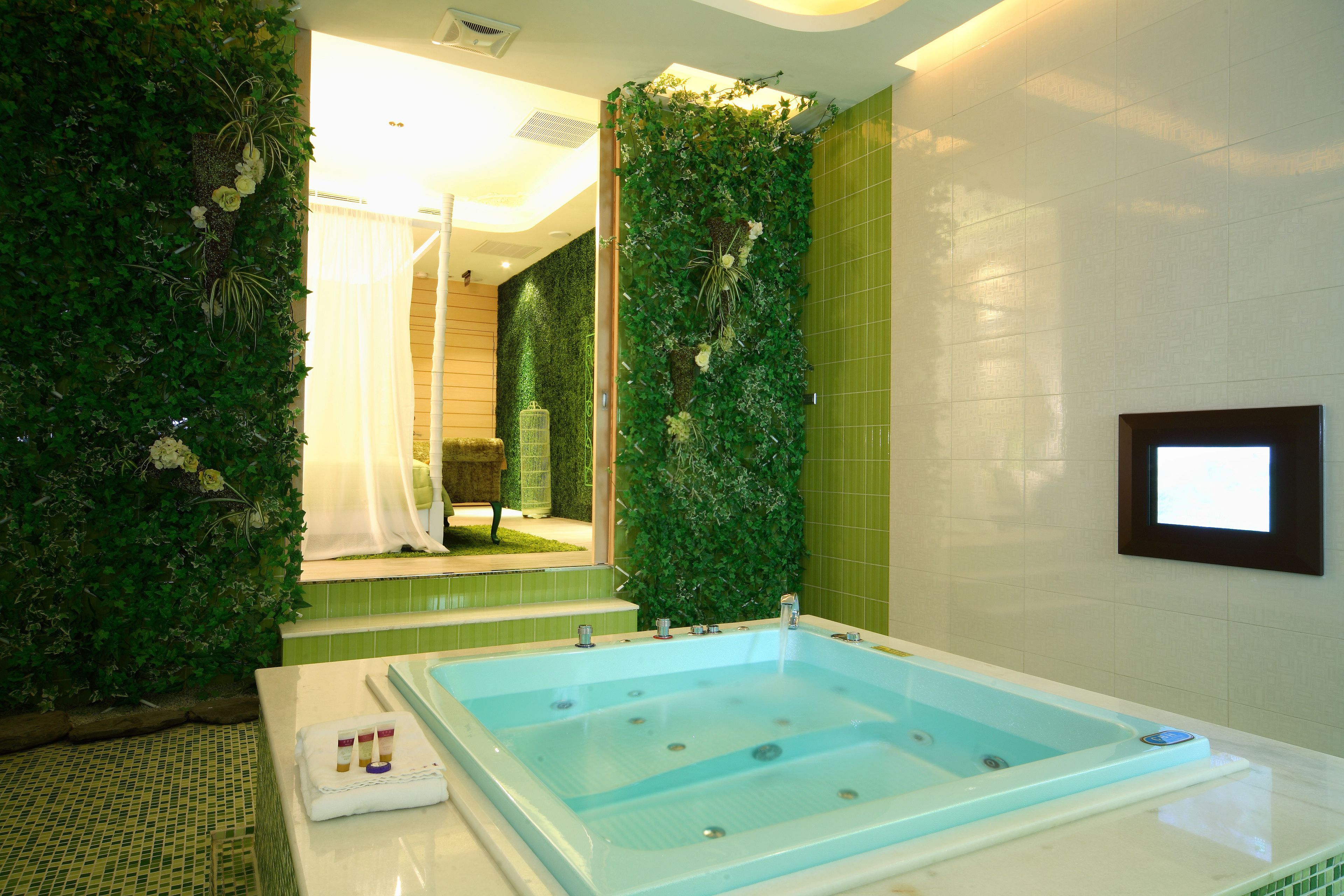 deep-soaking bathtub