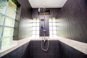 Bathroom shower - 3 Bedroom Seaview Villa Zanzibar SDV342-By Samui Dream Villas (Koh Samui)