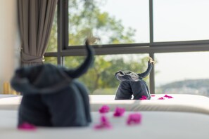 5 Bedrooms Villa 12/21  | 1 bedroom, in-room safe, individually decorated, blackout drapes
