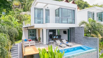 3 Bedrooms Villa 12/19 | 1 bedroom, in-room safe, individually decorated, blackout curtains