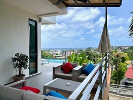 3 Bedrooms Villa 12/19 | 1 bedroom, in-room safe, individually decorated, blackout drapes