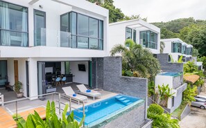 3 Bedrooms Villa 12/19 | 1 bedroom, in-room safe, individually decorated, blackout drapes