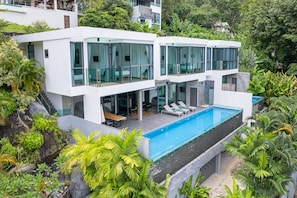 5 Bedrooms Villa 12/21 | 1 Schlafzimmer, Zimmersafe, individuell dekoriert, Verdunkelungsvorhänge