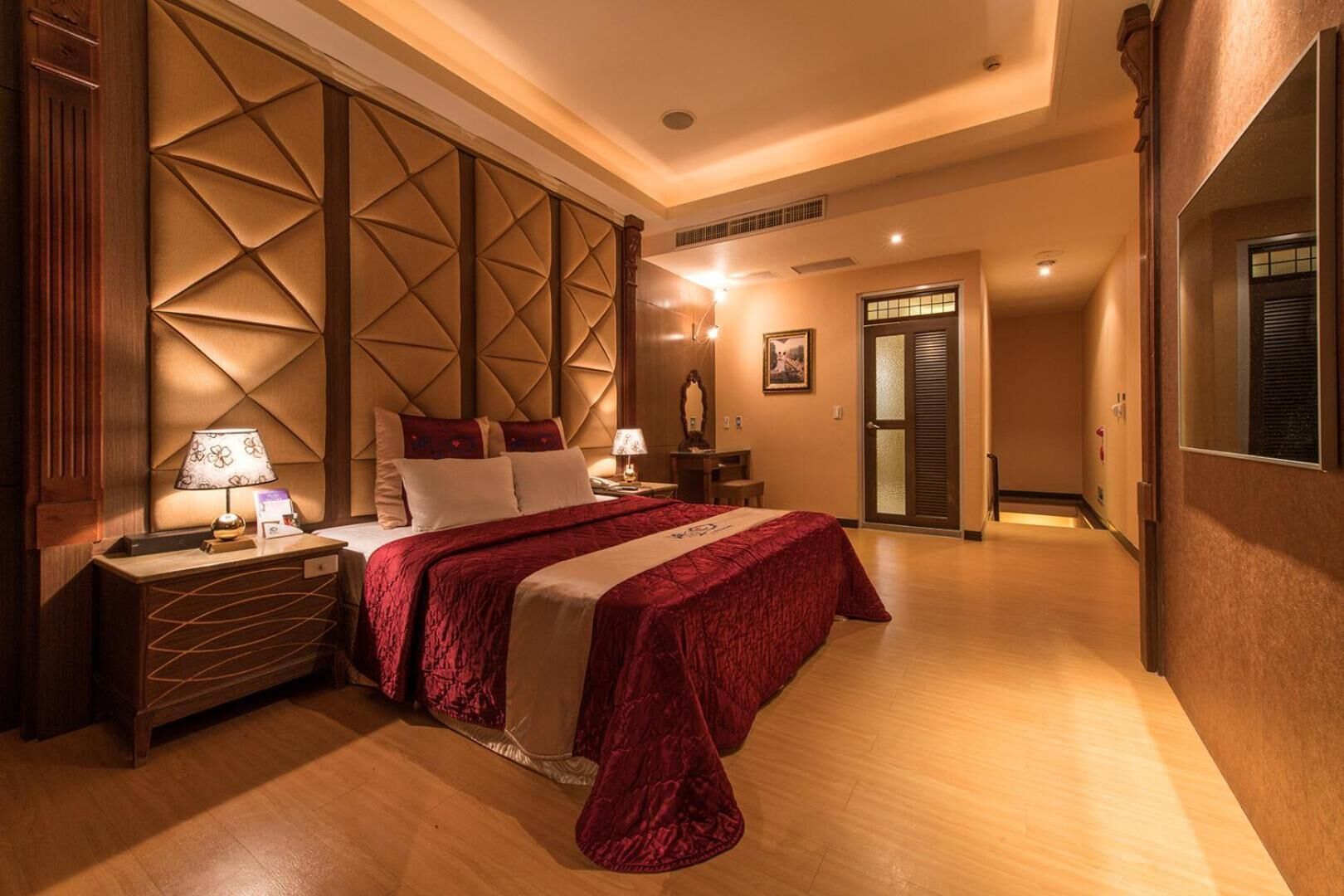 desk, blackout curtains, soundproofing, rollaway beds