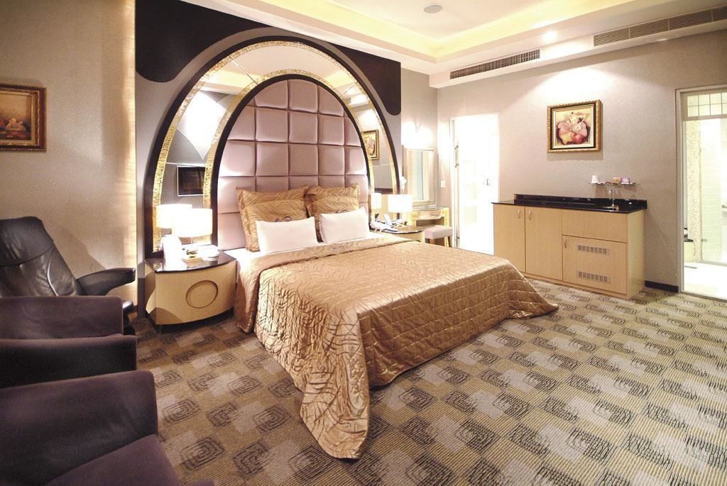 deluxe double room | desk, blackout curtains, soundproofing, rollaway beds