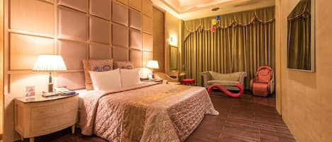 Escritorio, cortinas blackout, insonorización y camas extra