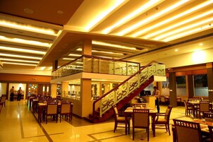 Se sirven desayunos, almuerzos y cenas; cocina internacional