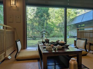 Courtyard - Shirafune Grand Hotel (Matsumoto)