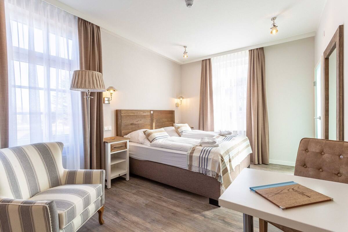 Premium Double Room | Hypo-allergenic bedding available, minibar, in-room safe, desk