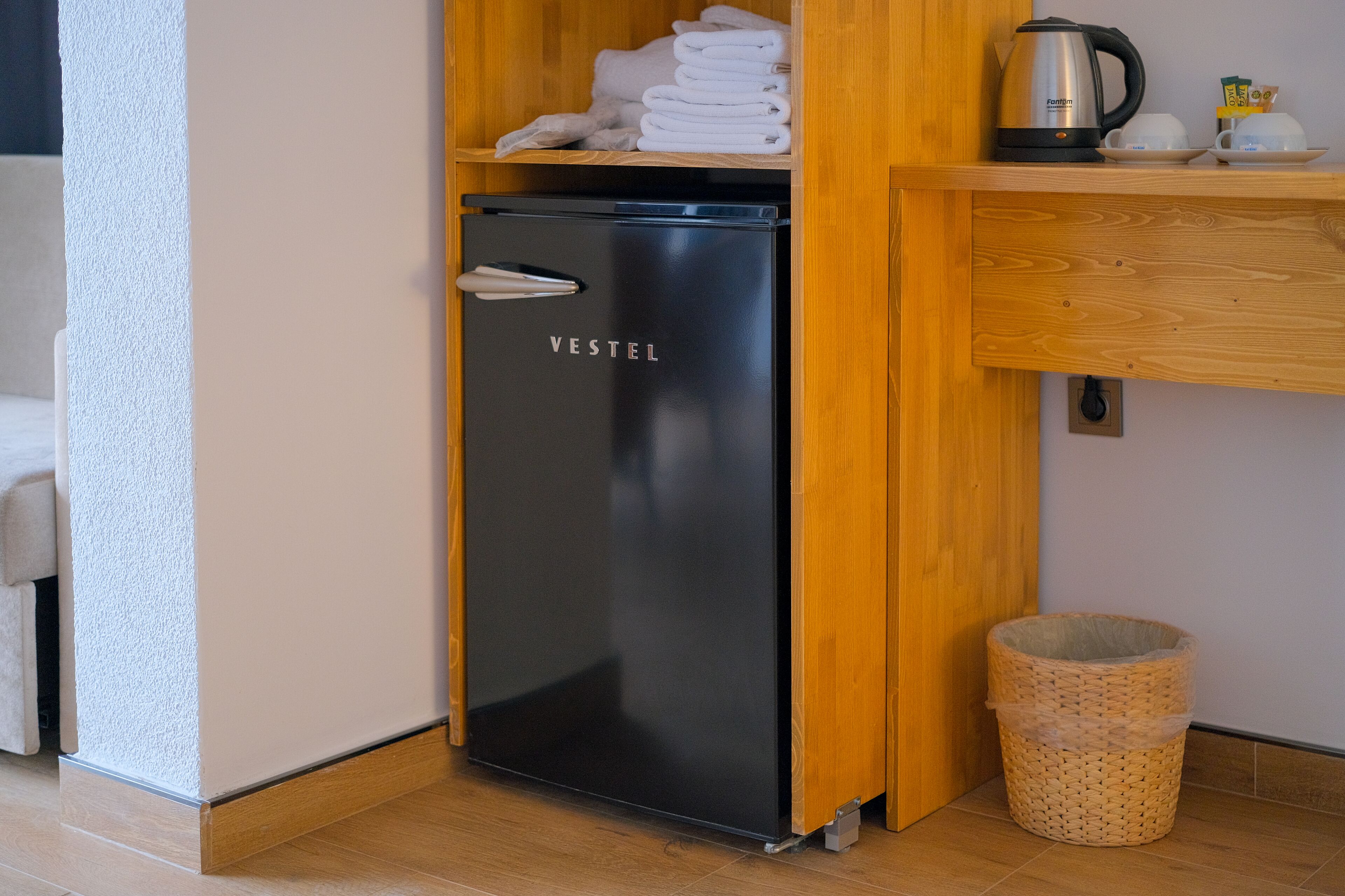 deluxe room, 1 double bed with sofa bed, lake view (shared pool access from inside the room) | 1 bedroom, premium bedding, tempur-pedic beds, minibar