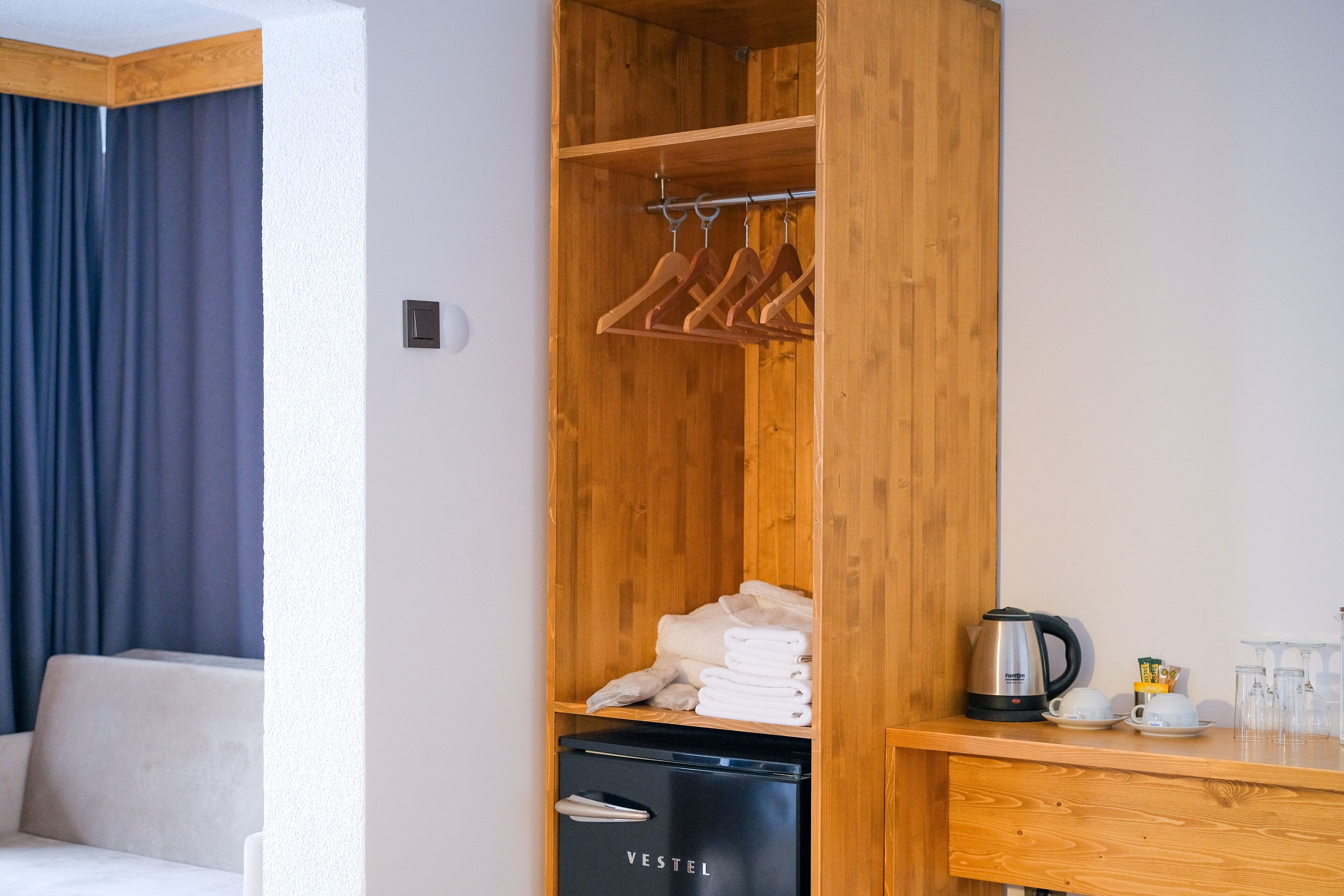 deluxe room, 1 double bed with sofa bed, lake view (shared pool access from inside the room) | 1 bedroom, premium bedding, tempur-pedic beds, minibar