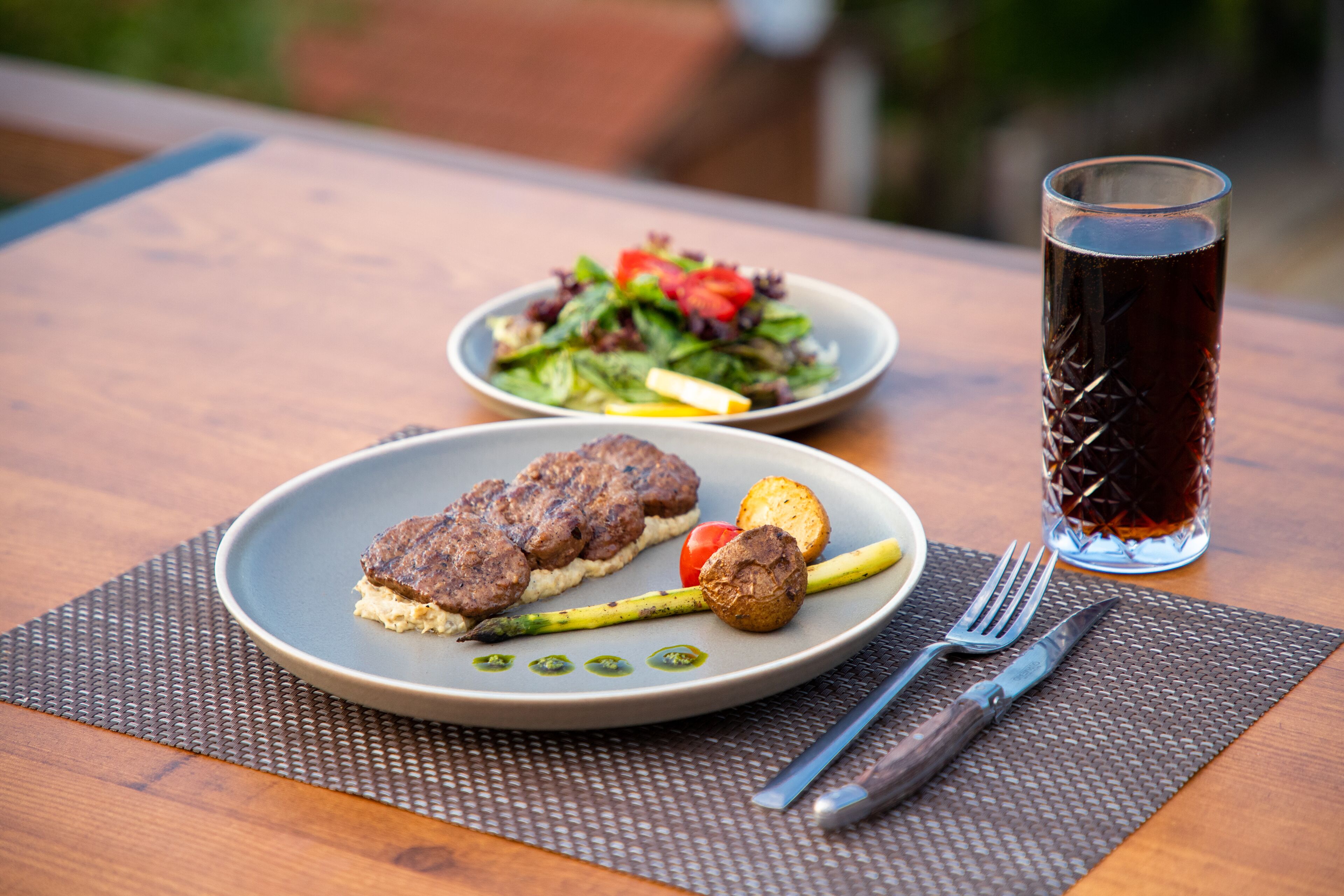 Breakfast, lunch and dinner served