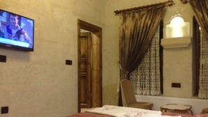Deluxe Double Room | Minibar, desk, free WiFi - Mevlana Cave Hotel (Nevsehir)