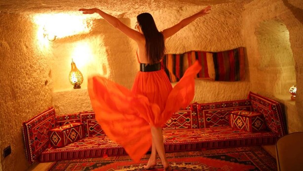 Royal Room | Living area | LCD TV - Mevlana Cave Hotel (Nevsehir)