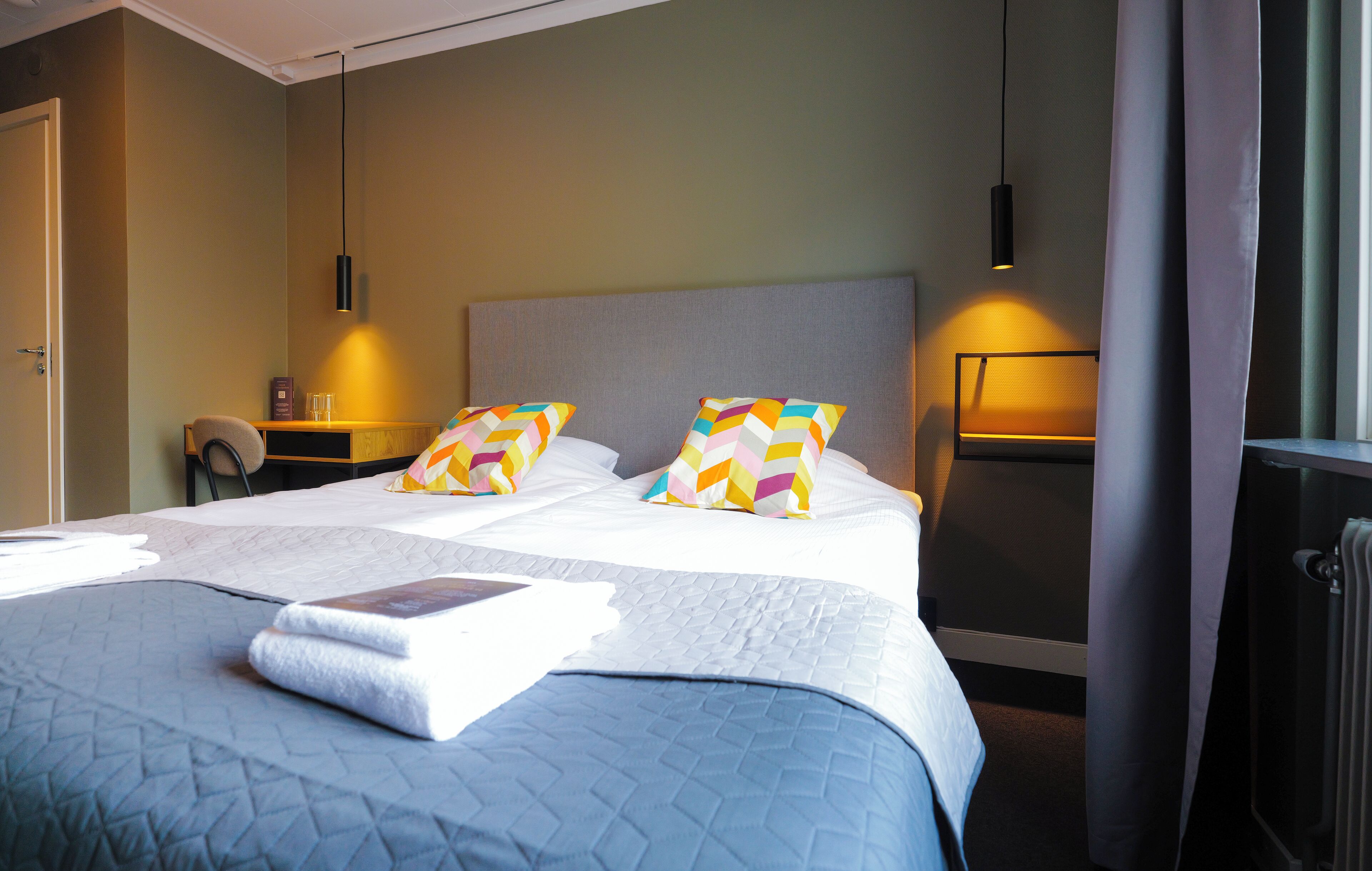 双床房 (With shared shower) | 办公桌、熨斗/熨板、免费 WiFi、床单