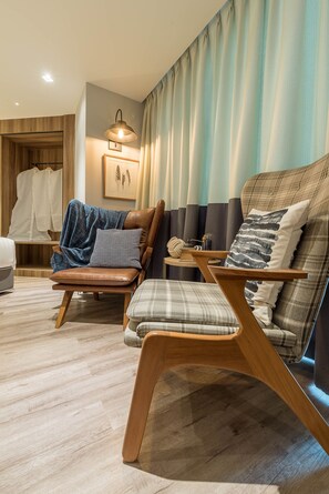 Junior Suite King Bed | 1 quarto, roupas de cama antialérgicas, frigobar, cofres nos quartos