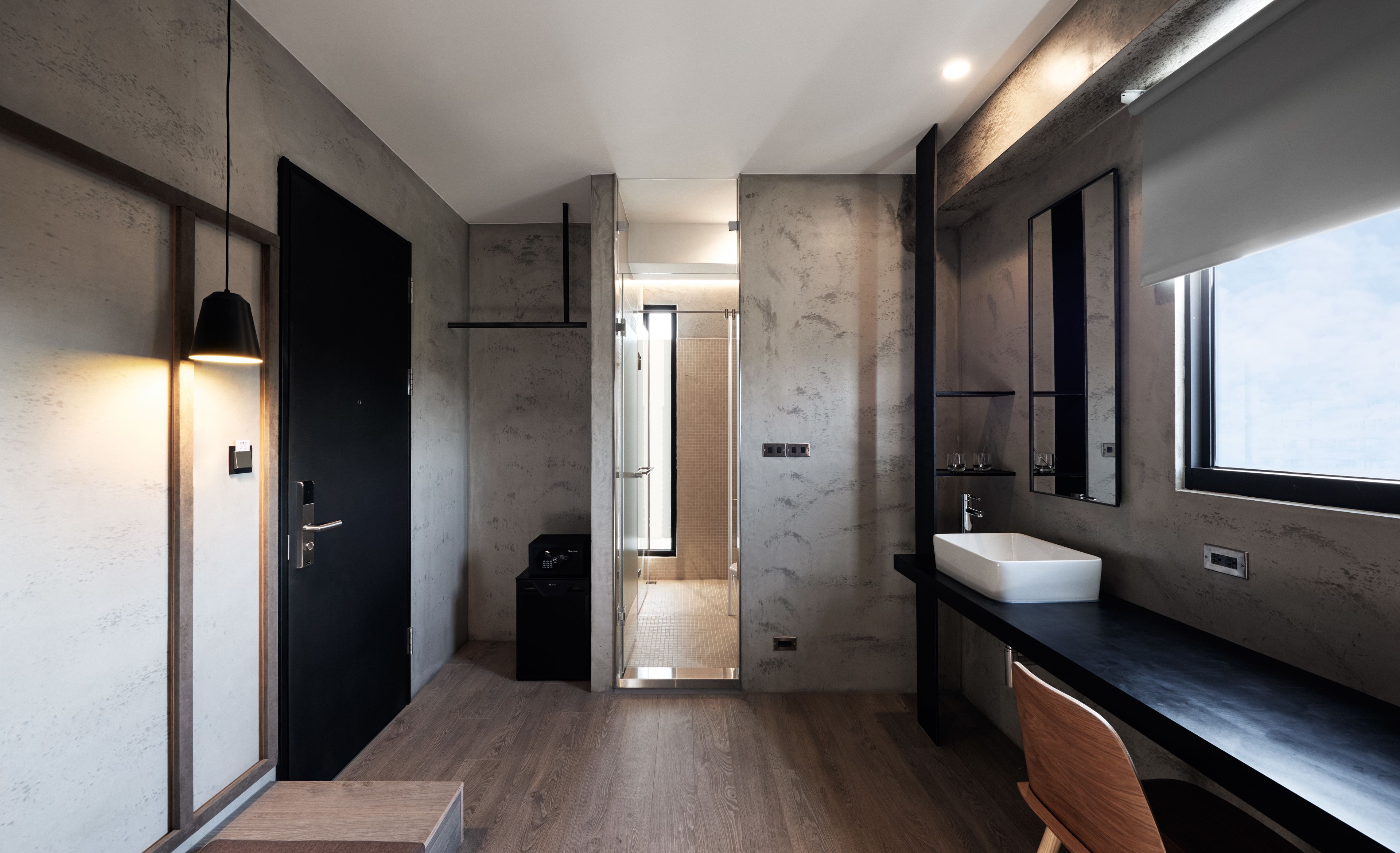 double room, 1 king bed | down duvets, in-room safe, blackout curtains, soundproofing