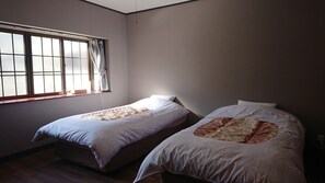 Japanese-Style Townhouse | 3 bedrooms, desk, free WiFi - Guest House Gosyo-Nishi (Kyoto)