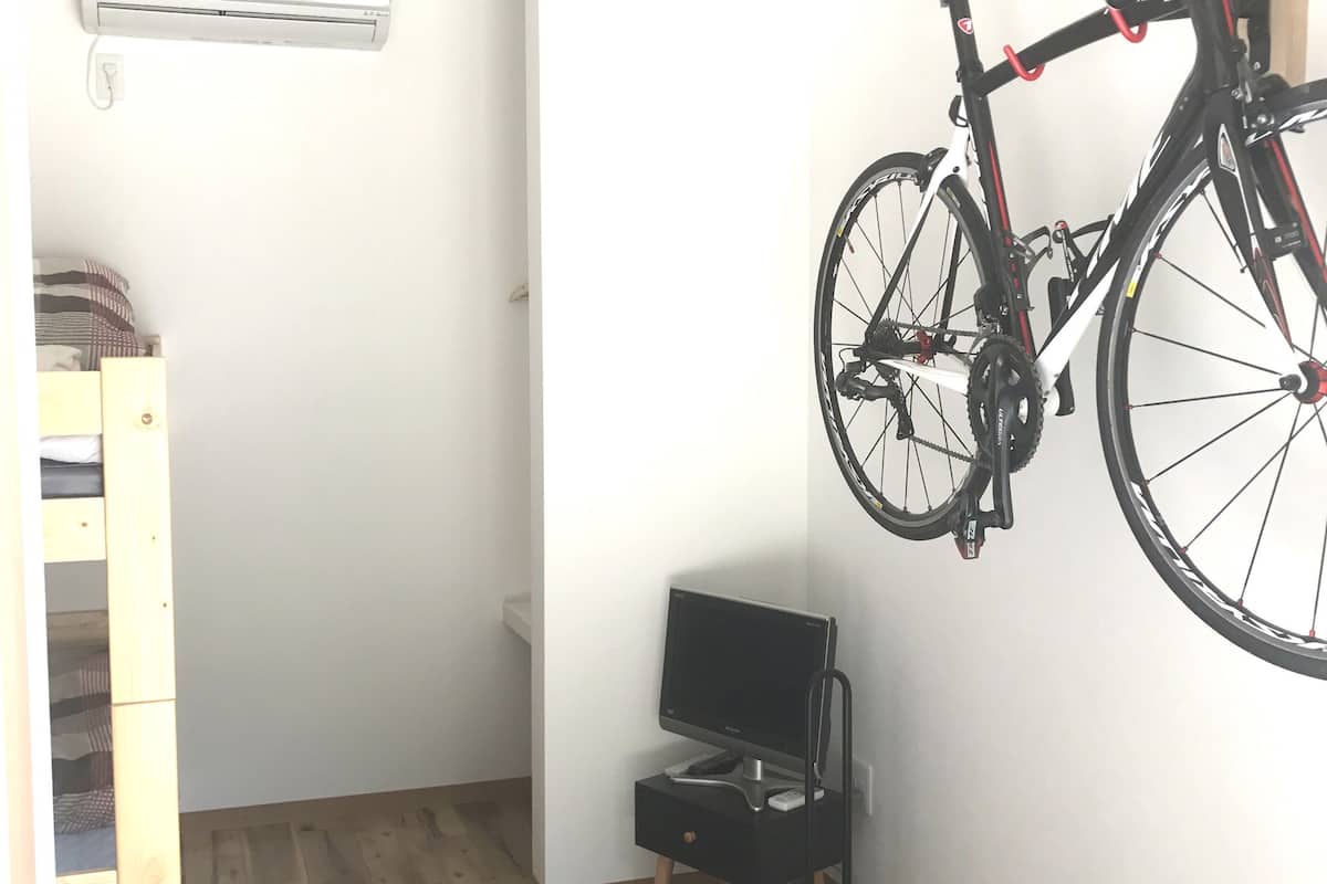 Blackout curtains, free WiFi