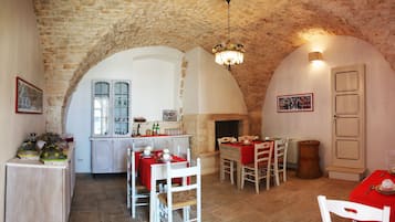 Colazione a buffet inclusa, servita tutte le mattine