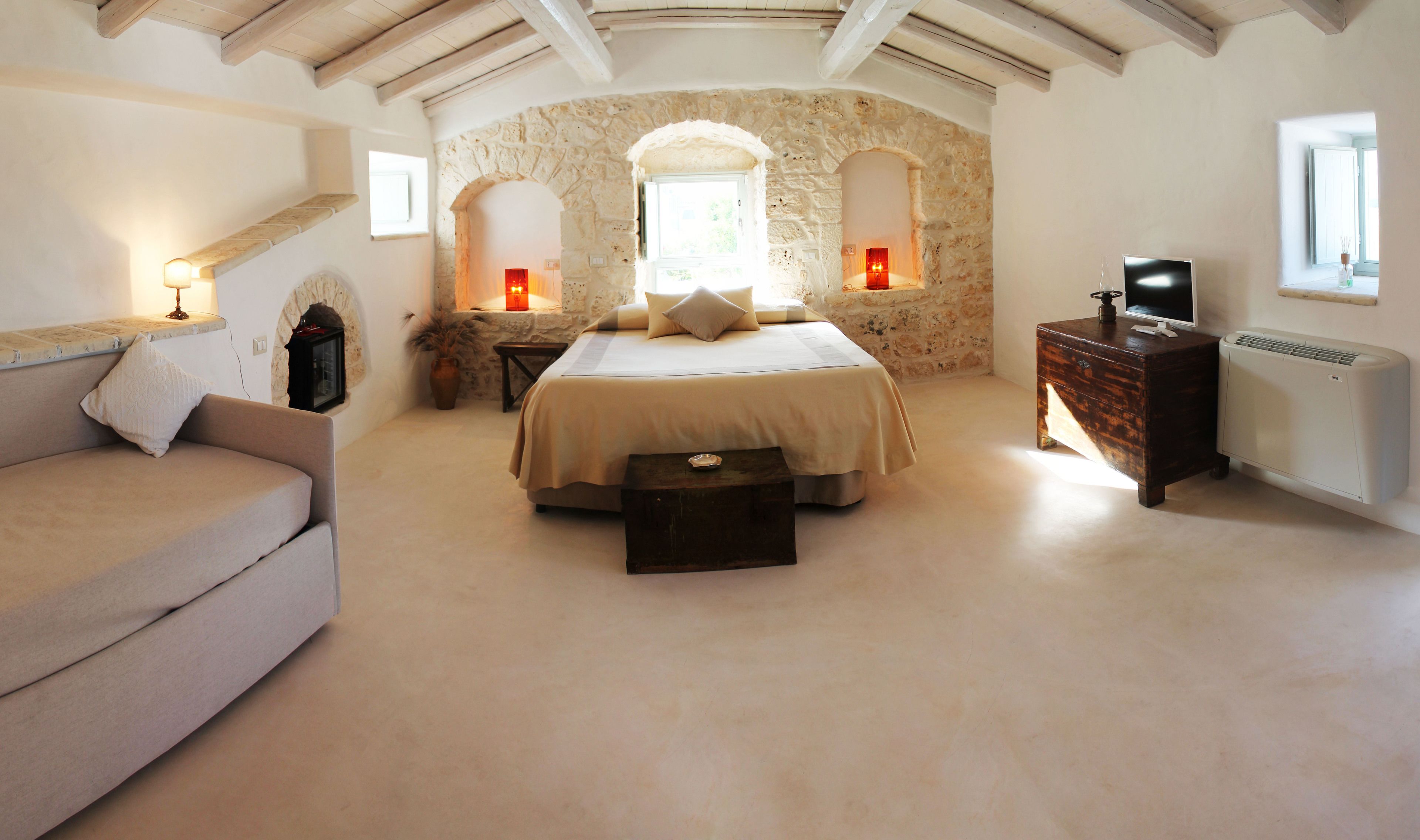 Ropa de cama de alta calidad, minibar y decoración personalizada 