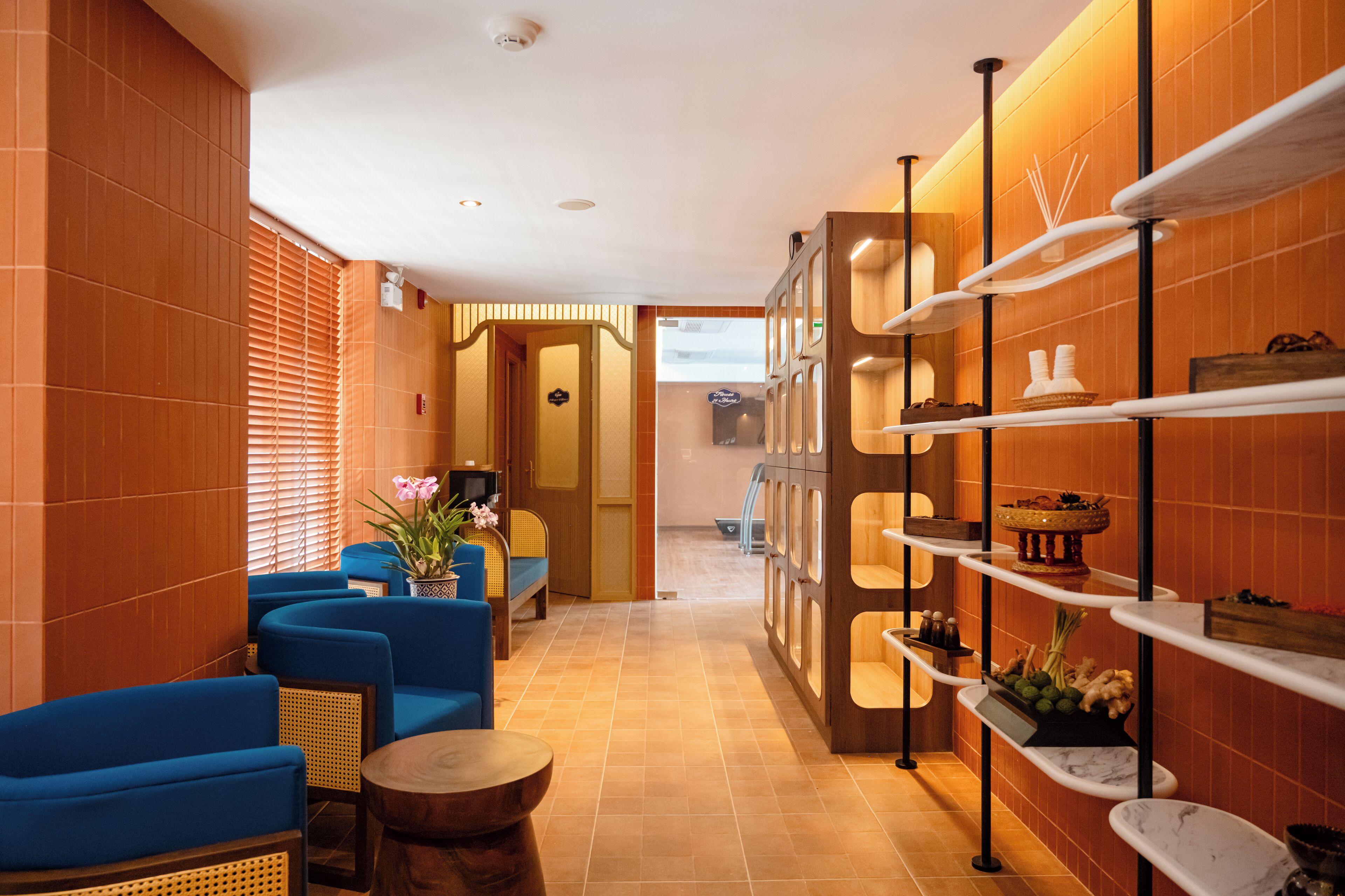 Couples treatment room(s), sauna, steam room, body treatments